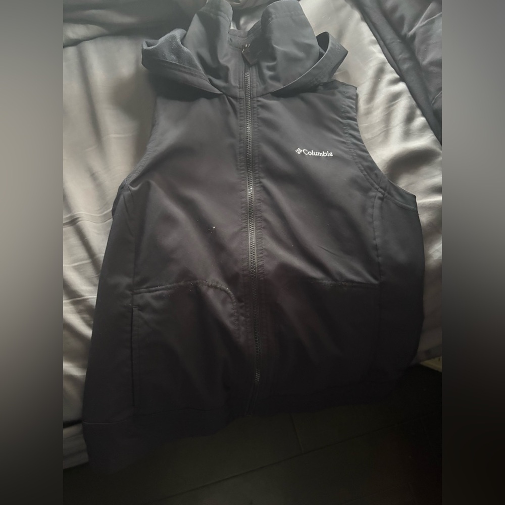 Women’s Columbia Black Hooded Vest